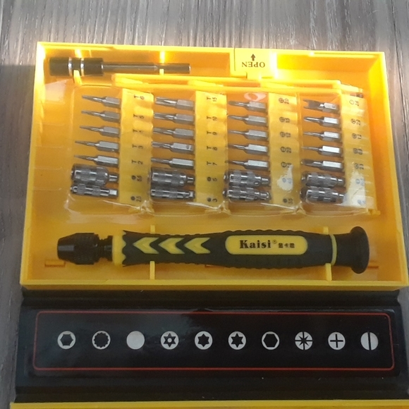 Screwdriver and Tool Case for Cell Phone Computer Eyeglasses - Picture 3 of 6